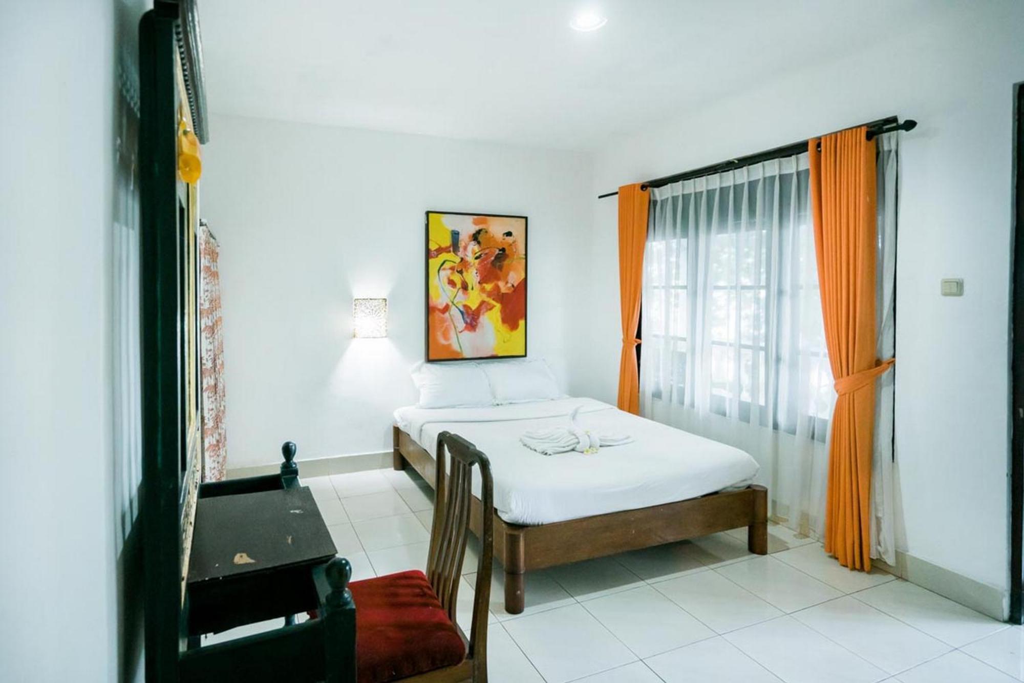 Urbanview Hotel Ananda Beach Sanur Екстер'єр фото