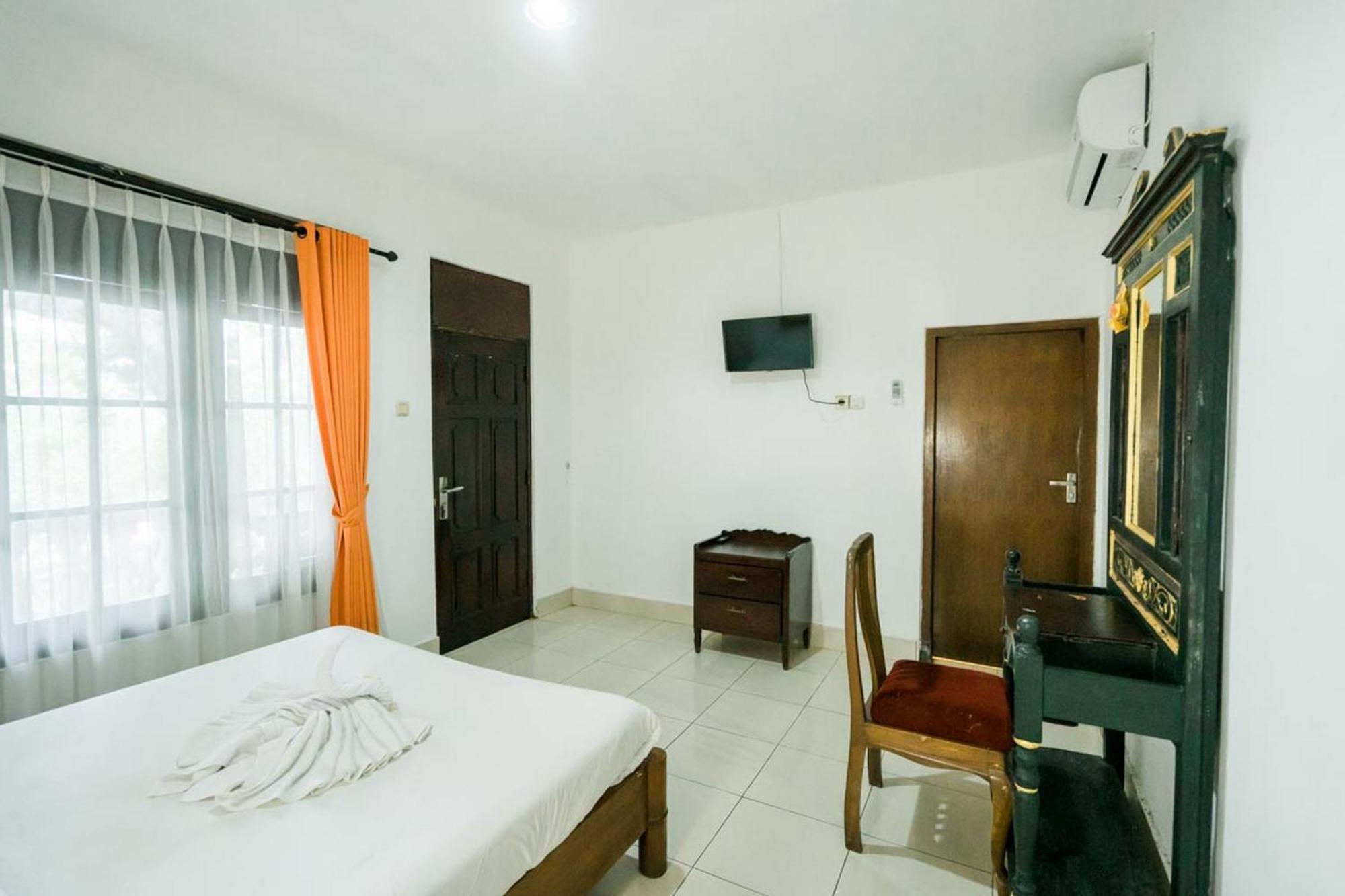 Urbanview Hotel Ananda Beach Sanur Екстер'єр фото