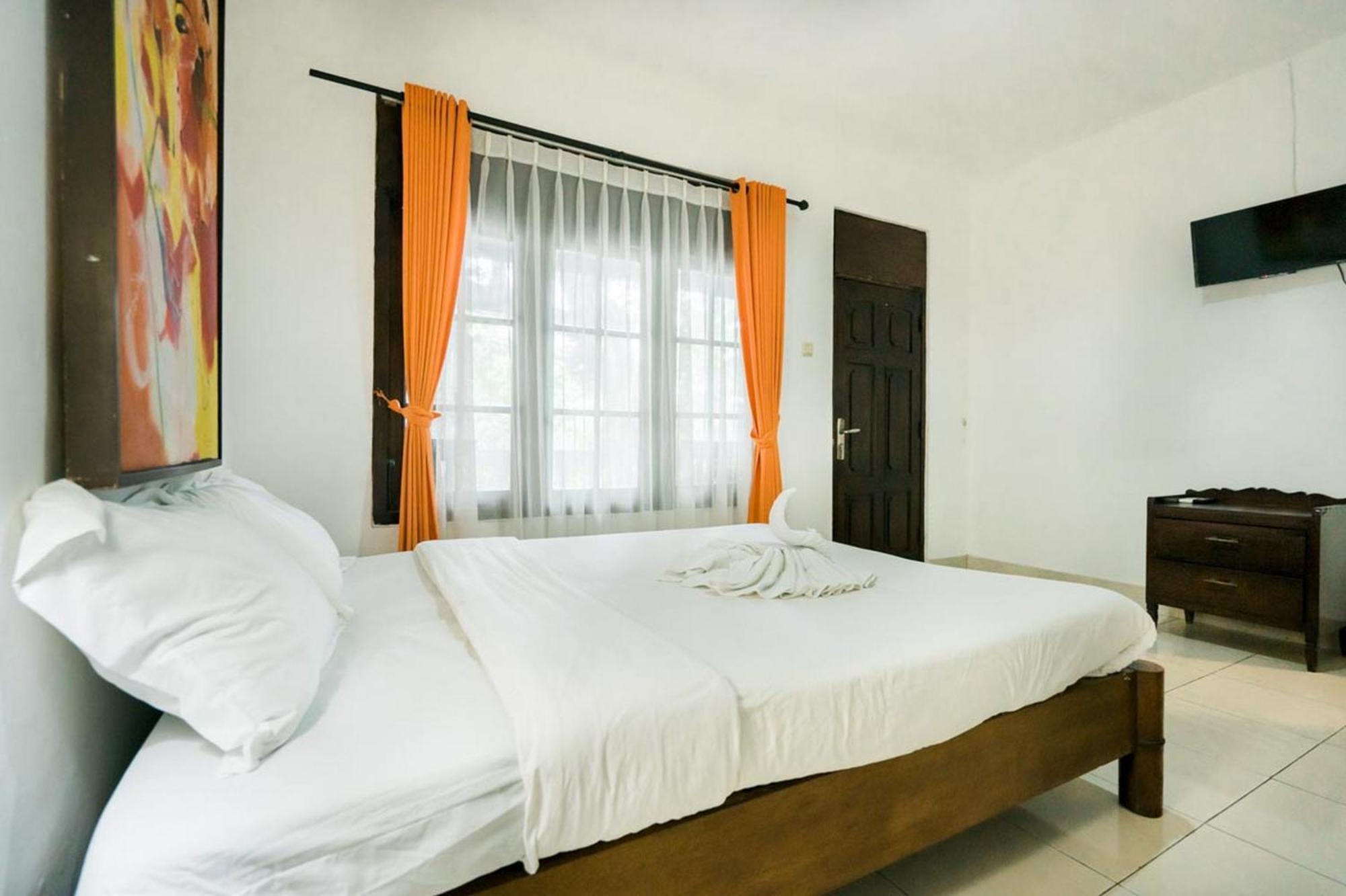 Urbanview Hotel Ananda Beach Sanur Екстер'єр фото